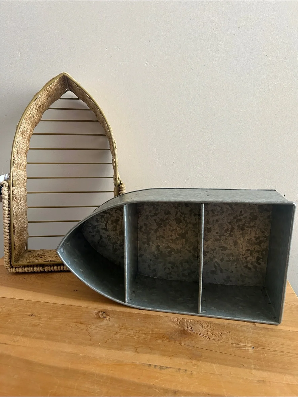 Boat Shaped Woven Rope Galvanized Metal Three Compartment Organizer with Handle